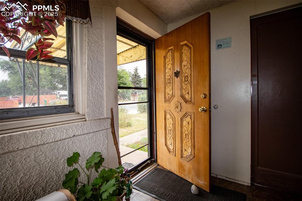 Image 6 of 27: Entry