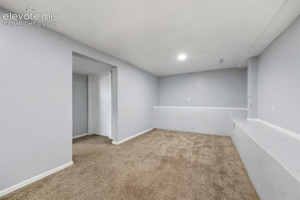 Image 14 of 29: Family Room