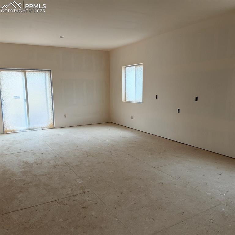 Image 10 of 23: Kitchen