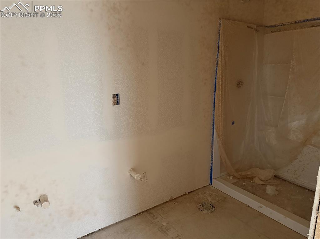 Image 17 of 23: Master Bathroom