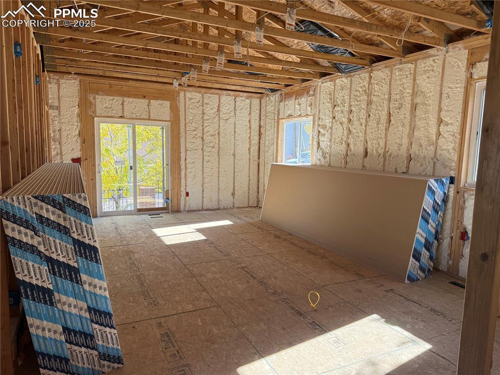 Image 9 of 23: Kitchen