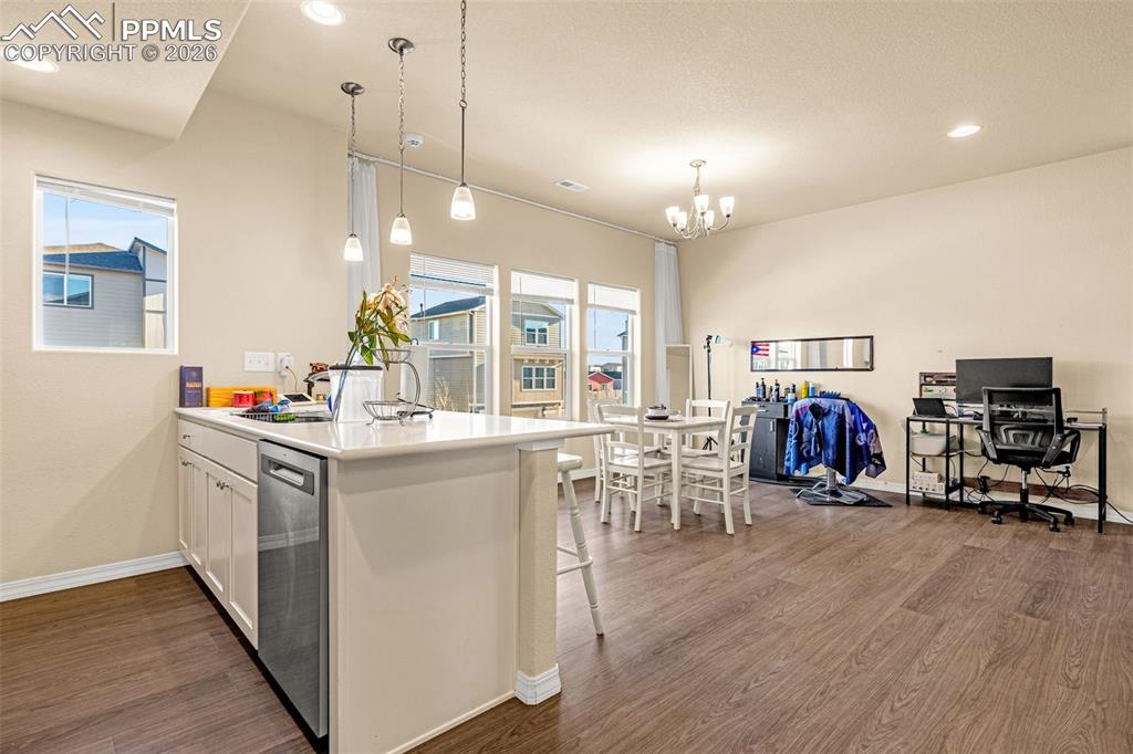 Image 14 of 37: Kitchen