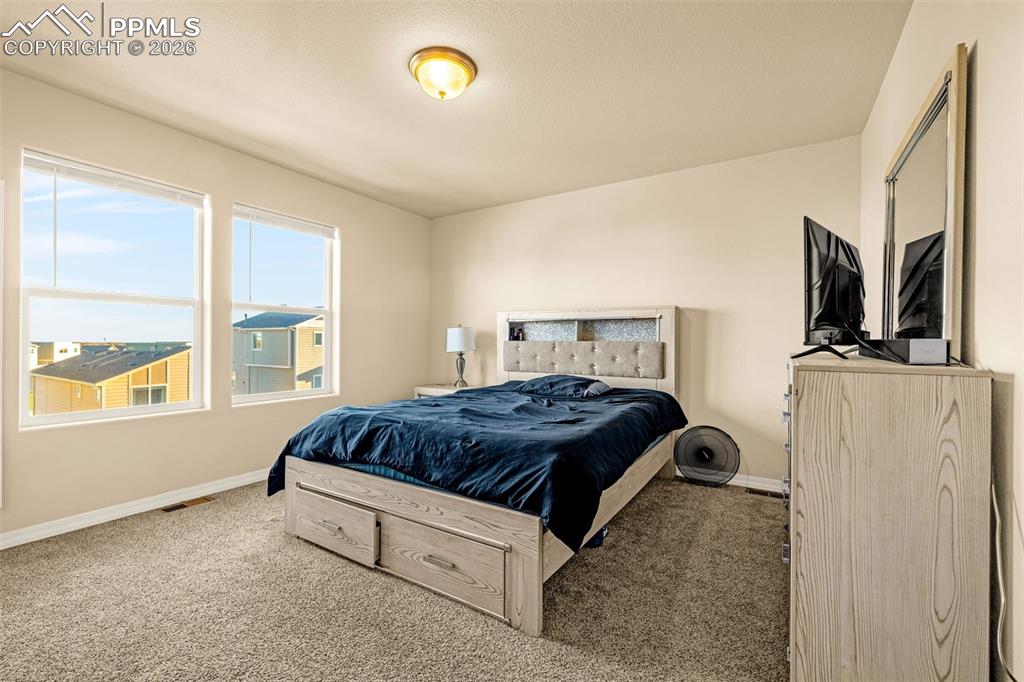 Image 26 of 37: Bedroom