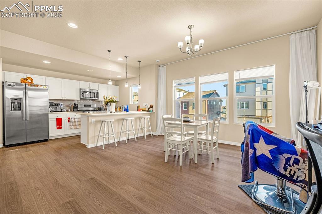 Image 9 of 37: Dining Area