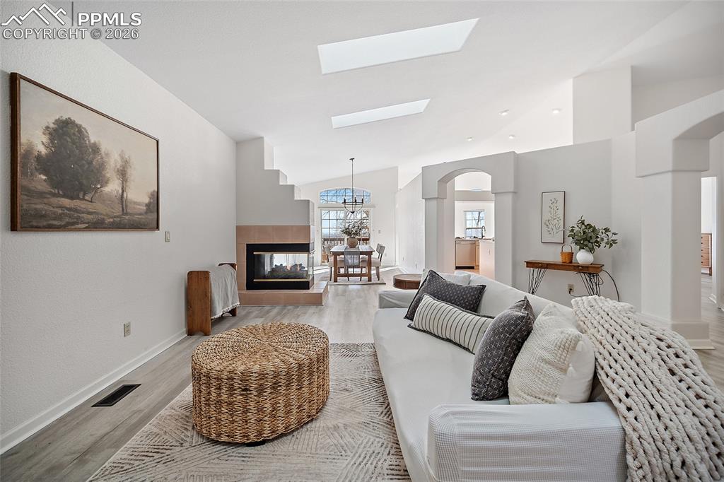 Image 13 of 48: Vaulted Ceilings 