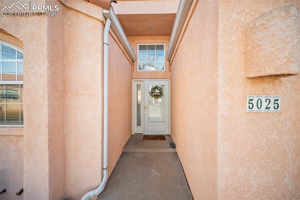 Image 6 of 48: Entry