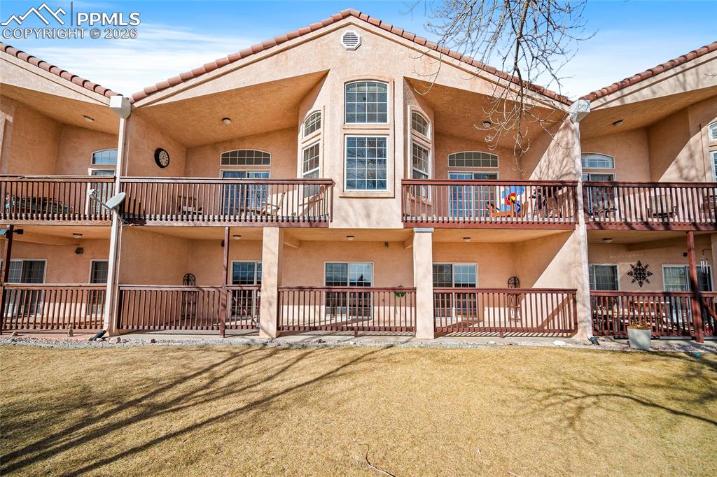 Image 9 of 48: 3 Decks/Patios