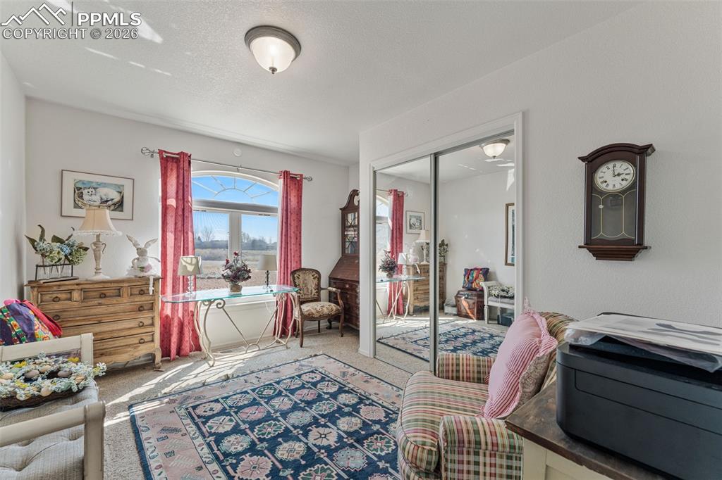 Image 17 of 36: Sitting Room