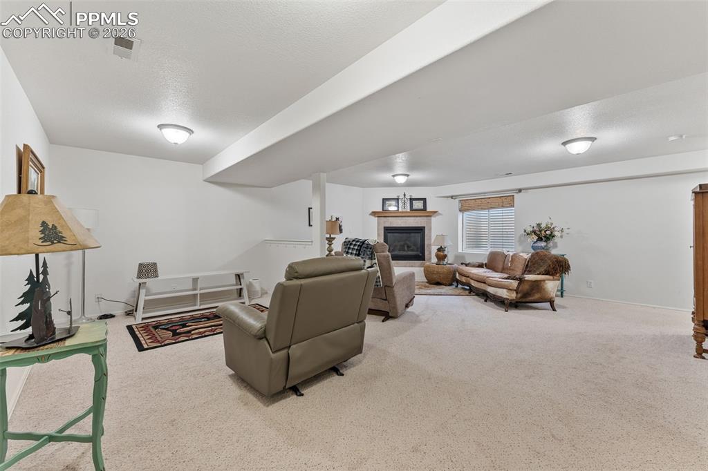 Image 21 of 36: Family Room