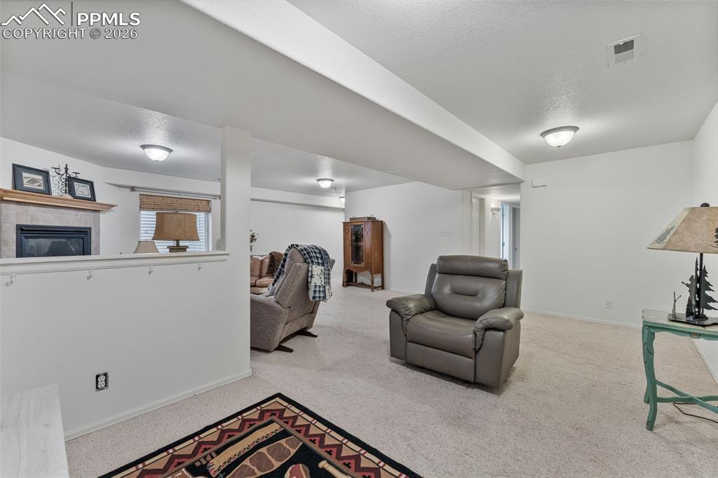 Image 22 of 36: Family Room