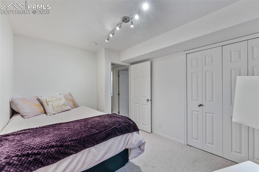 Image 25 of 36: Bedroom