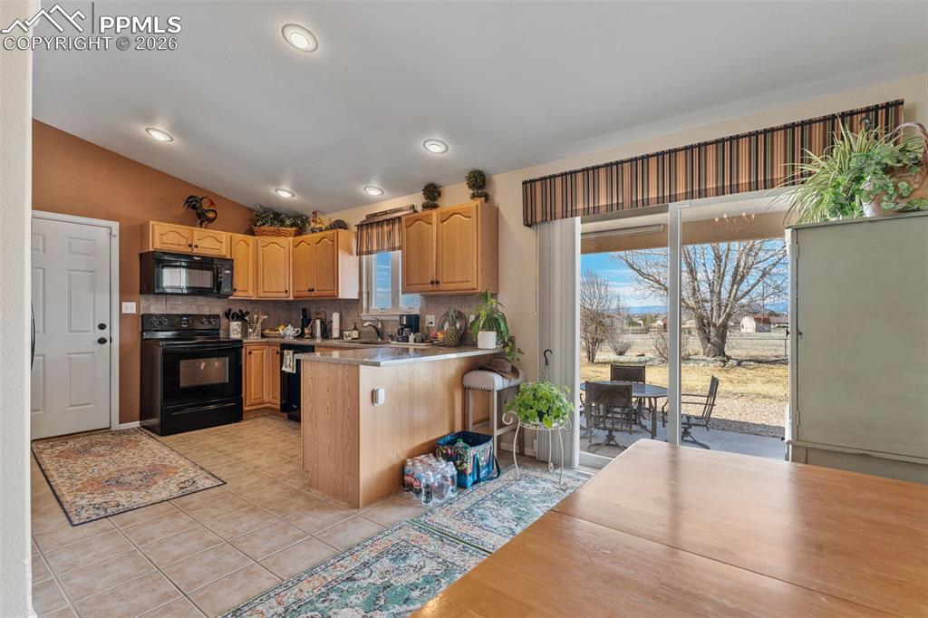 Image 8 of 36: Kitchen