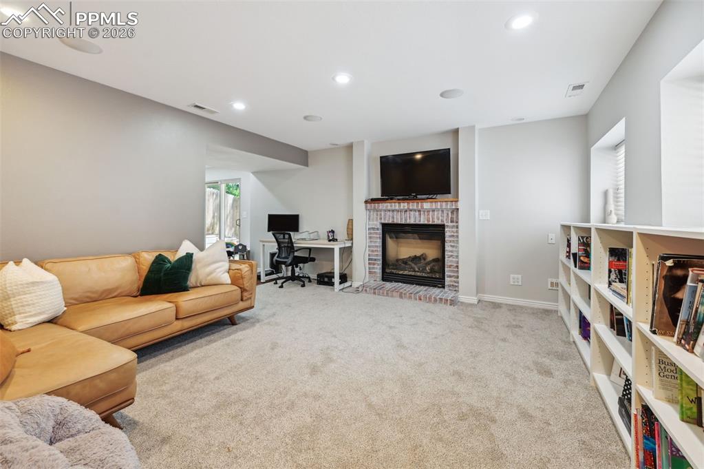 Image 23 of 38: Living Room