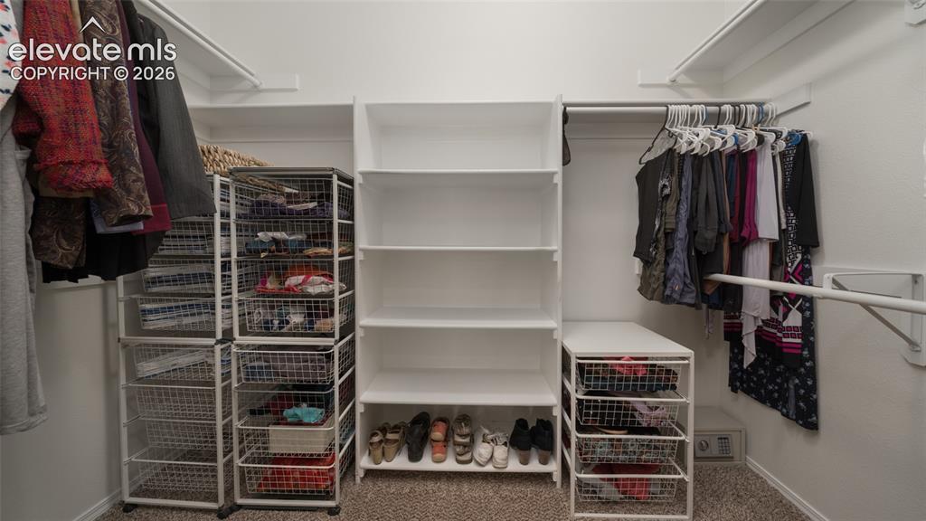 Image 17 of 32: Master closet