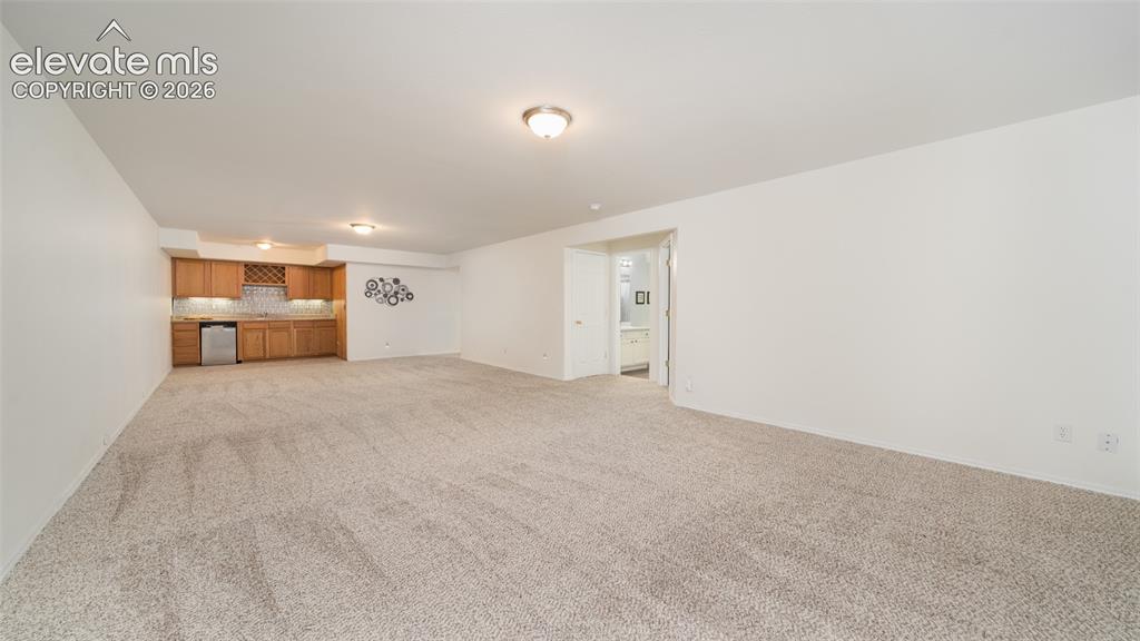 Image 21 of 32: Family room