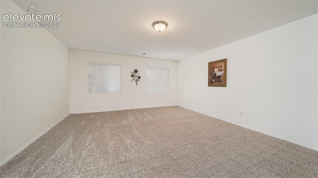 Image 22 of 32: Family room