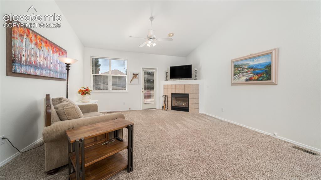 Image 5 of 32: Living Room