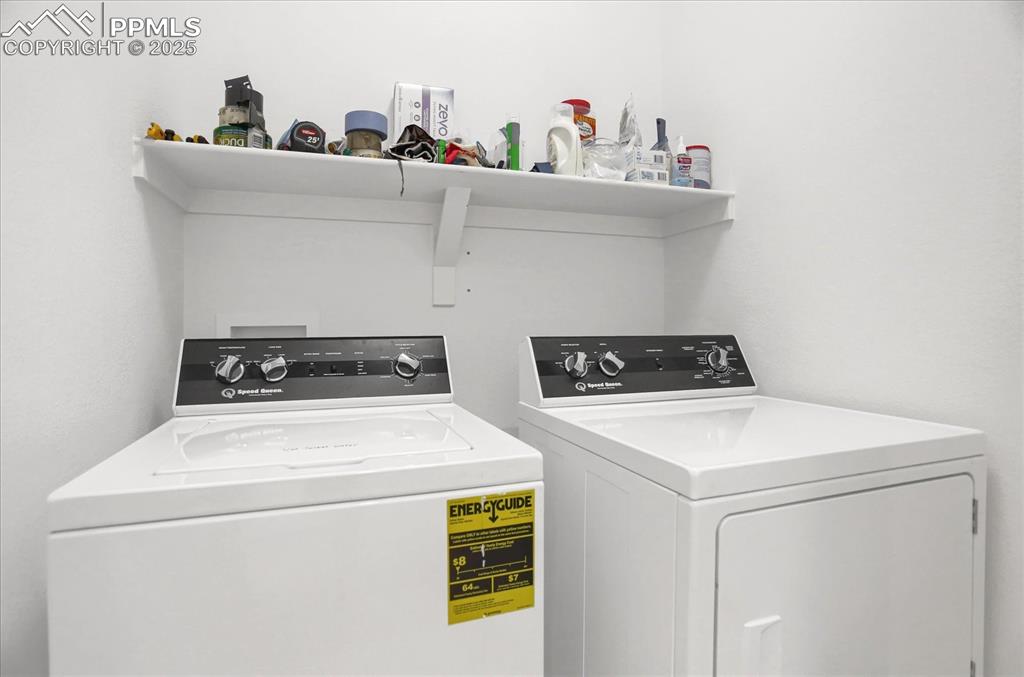 Image 18 of 23: Laundry