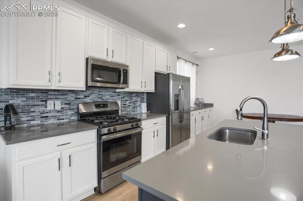 Image 8 of 23: Kitchen