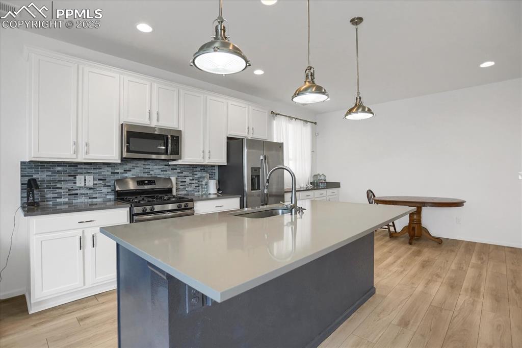 Image 9 of 23: Kitchen