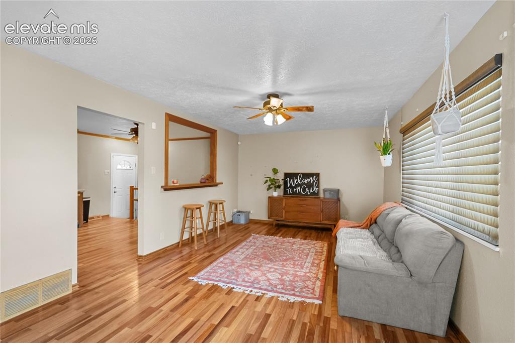 Image 4 of 36: Living Room