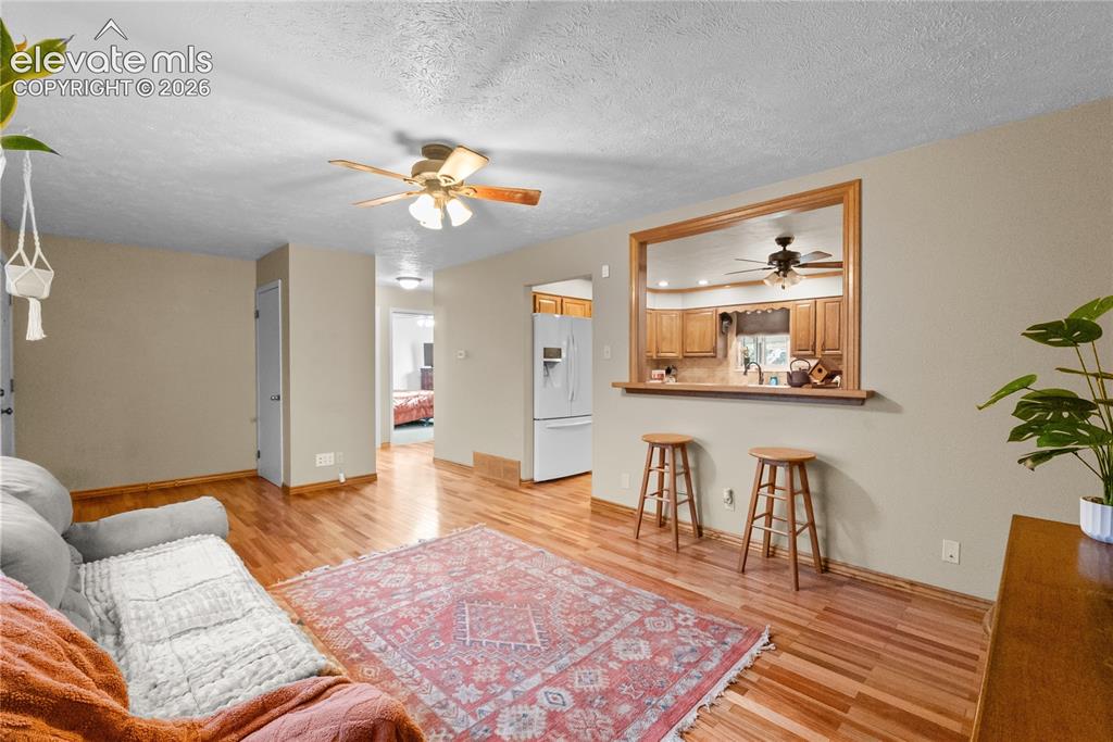 Image 6 of 36: Living Room
