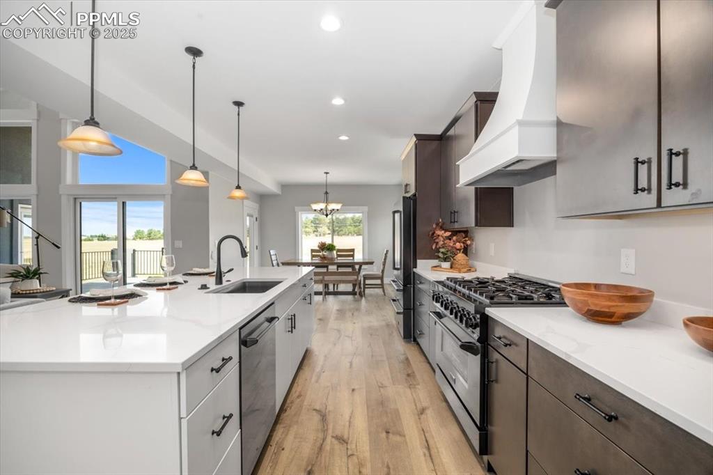 Image 12 of 49: Kitchen