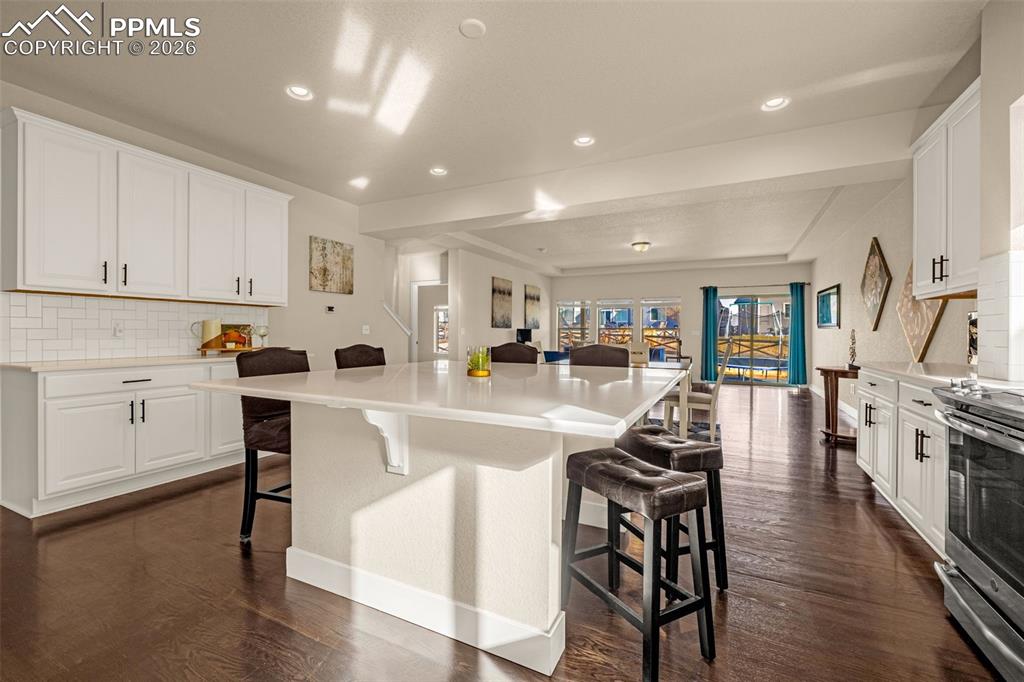 Image 10 of 49: Kitchen