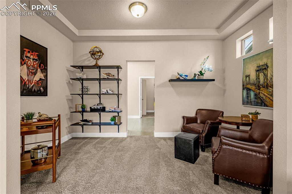 Image 19 of 49: Sitting Room