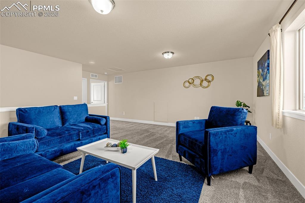 Image 29 of 49: Loft