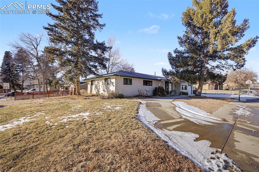 Image 7 of 31: Back of Structure