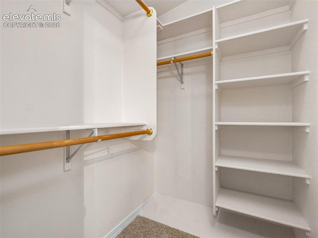 Image 21 of 33: Closet