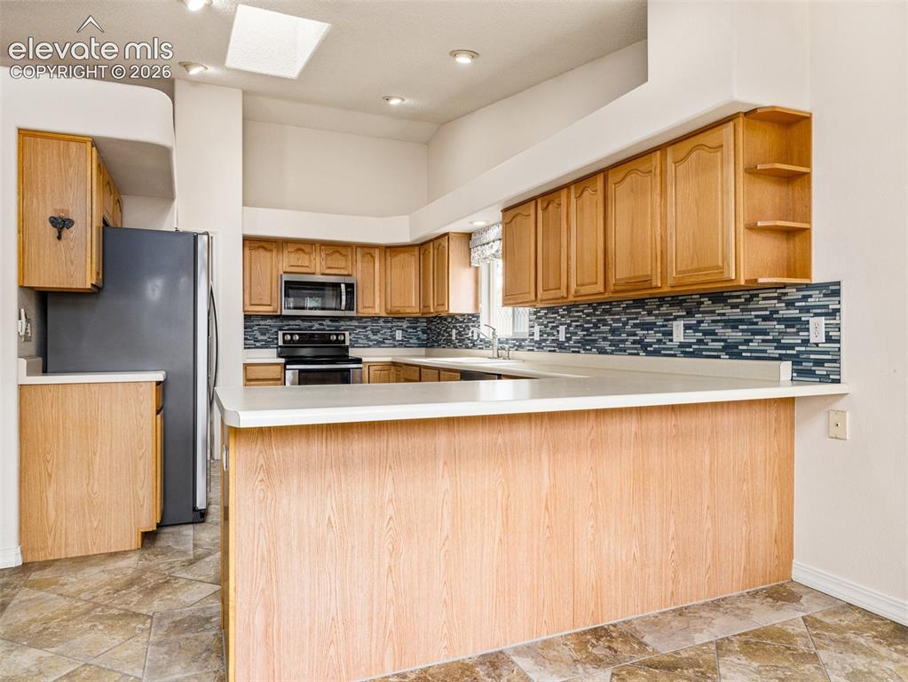 Image 5 of 33: Kitchen