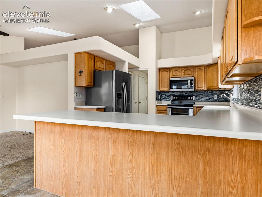 Image 6 of 33: Kitchen