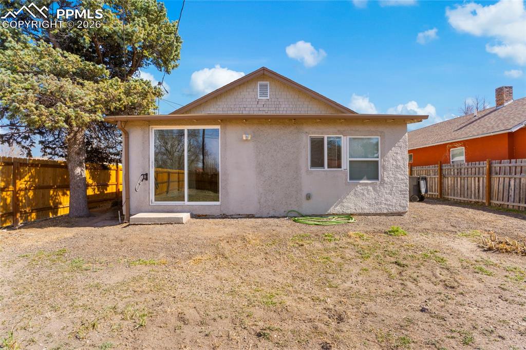 Image 21 of 30: Back of Structure