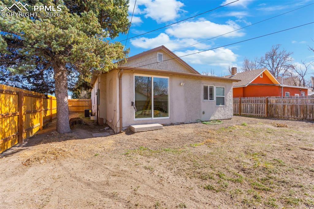 Image 22 of 30: Back of Structure