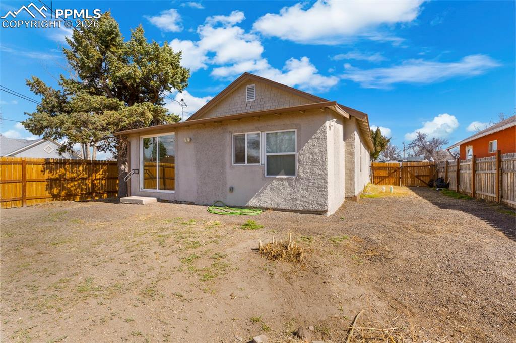 Image 23 of 30: Back of Structure