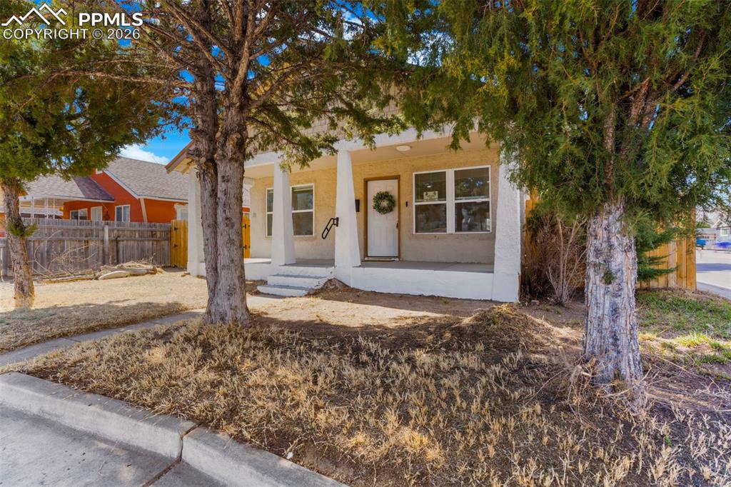 Image 3 of 30: Front of Structure