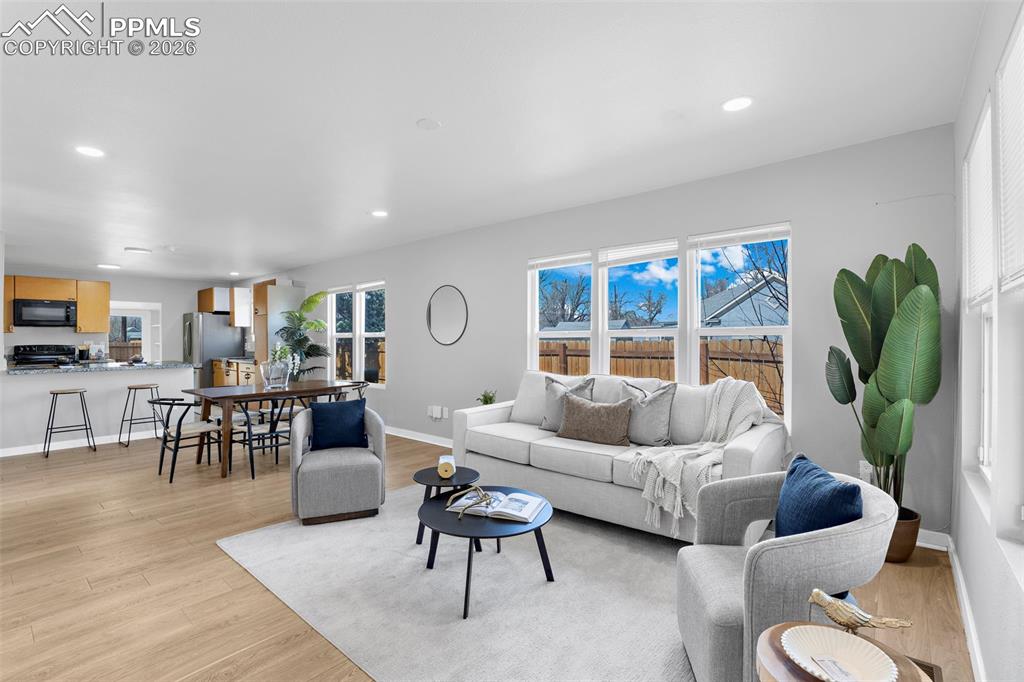 Image 5 of 30: Living Room