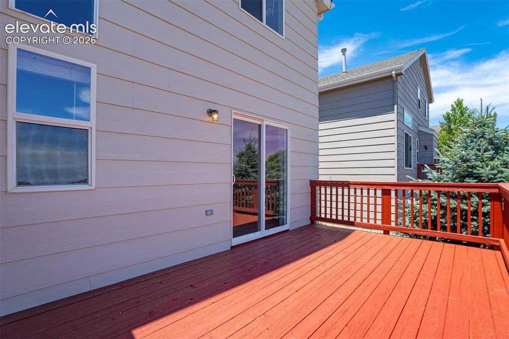 Image 33 of 35: Deck