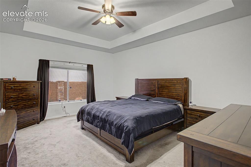 Image 16 of 36: Bedroom