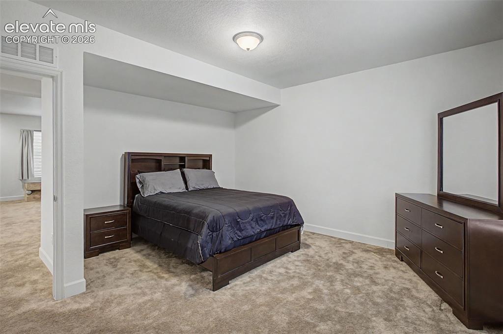 Image 26 of 36: Bedroom