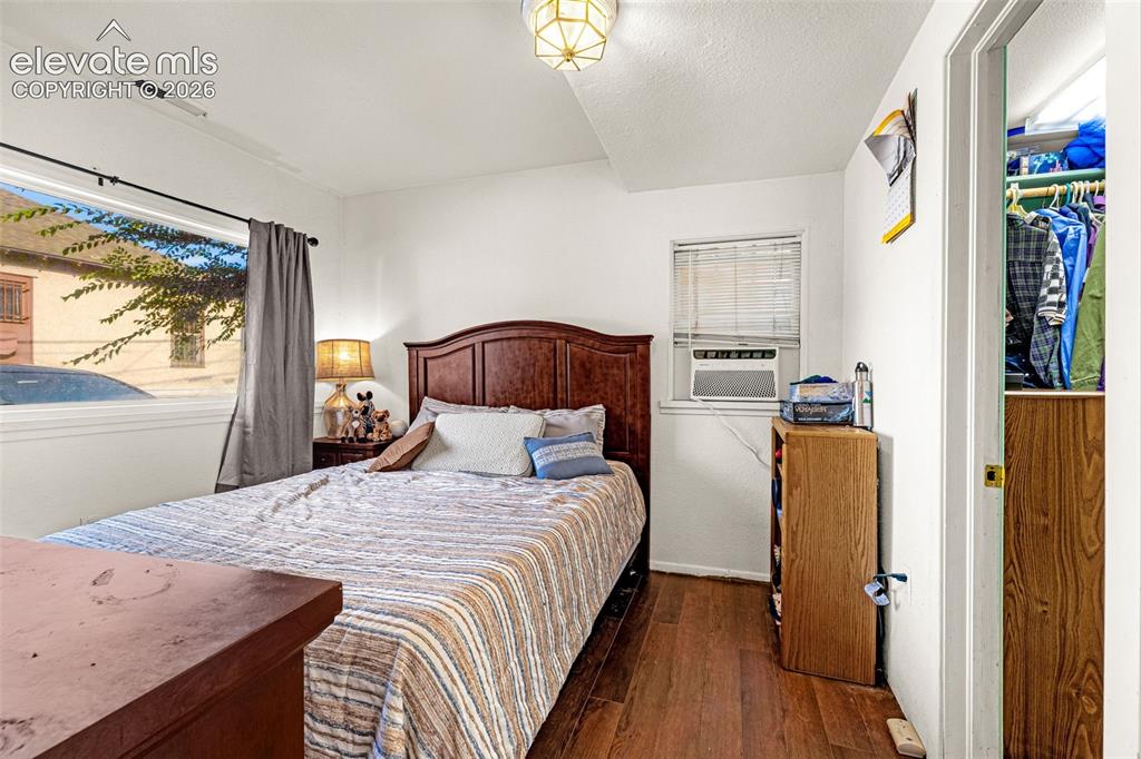 Image 12 of 19: Bedroom