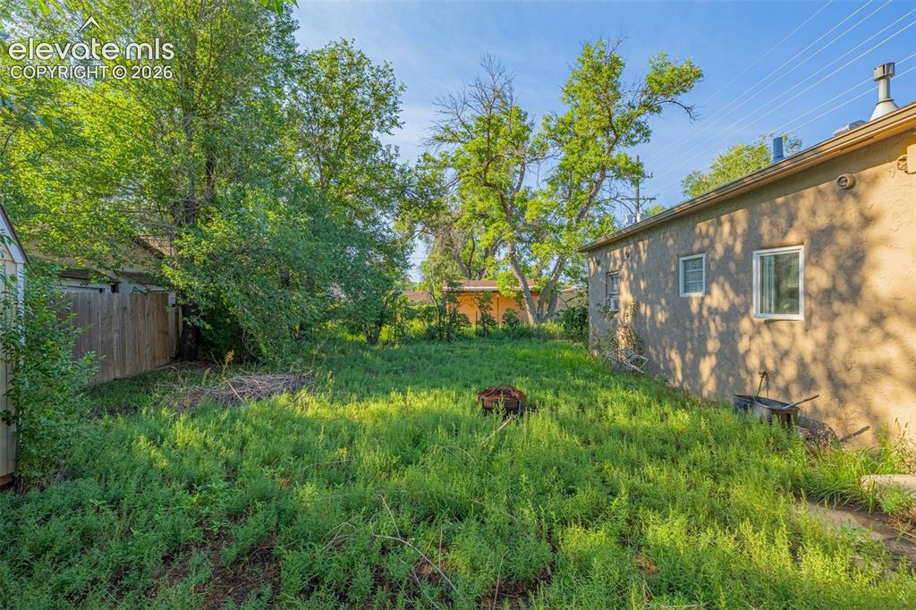 Image 19 of 19: Yard