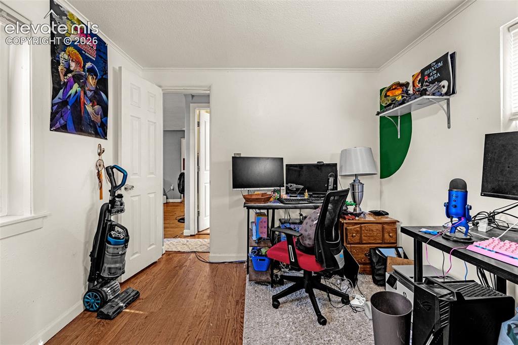 Image 7 of 19: Office