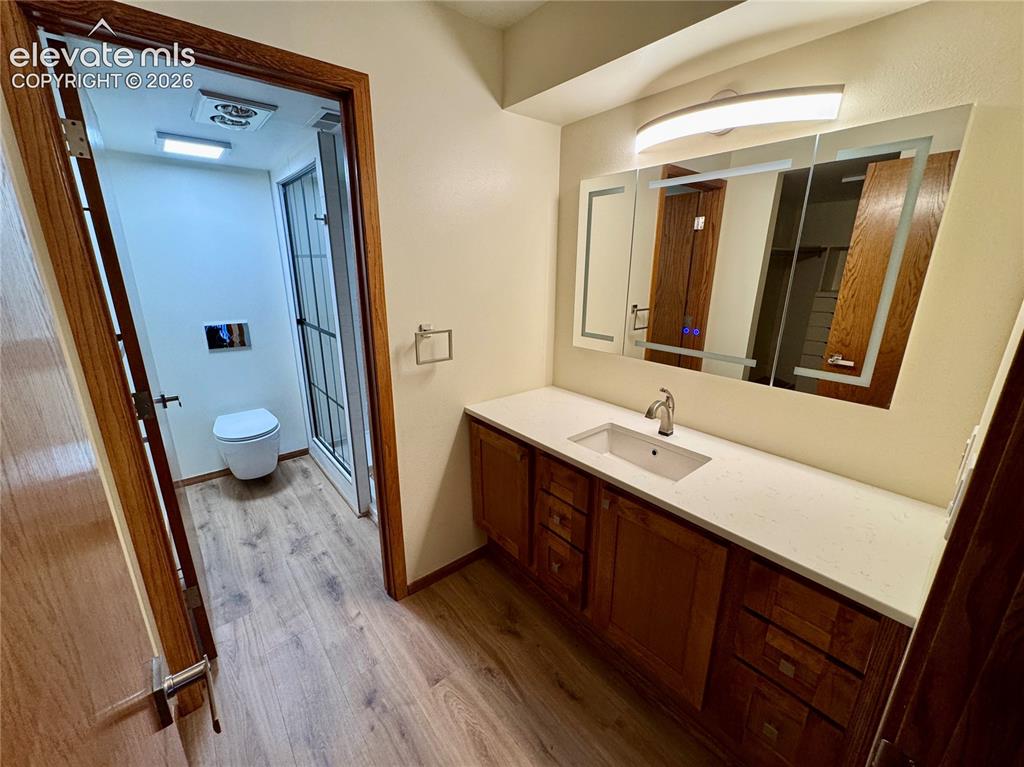 Image 13 of 24: Bathroom