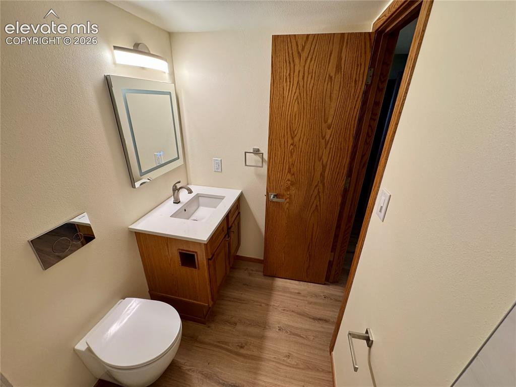 Image 17 of 24: Bathroom