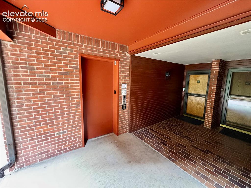 Image 4 of 24: Entry