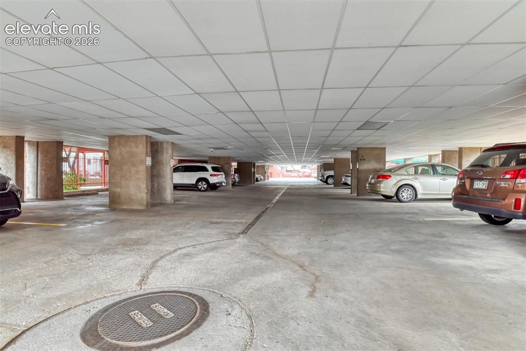 Image 50 of 50: Garage