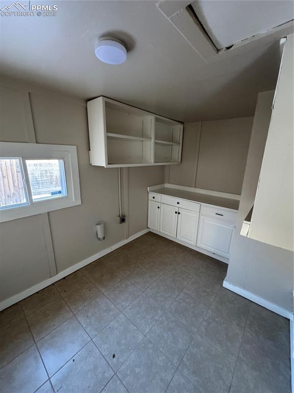 Image 5 of 23: Laundry